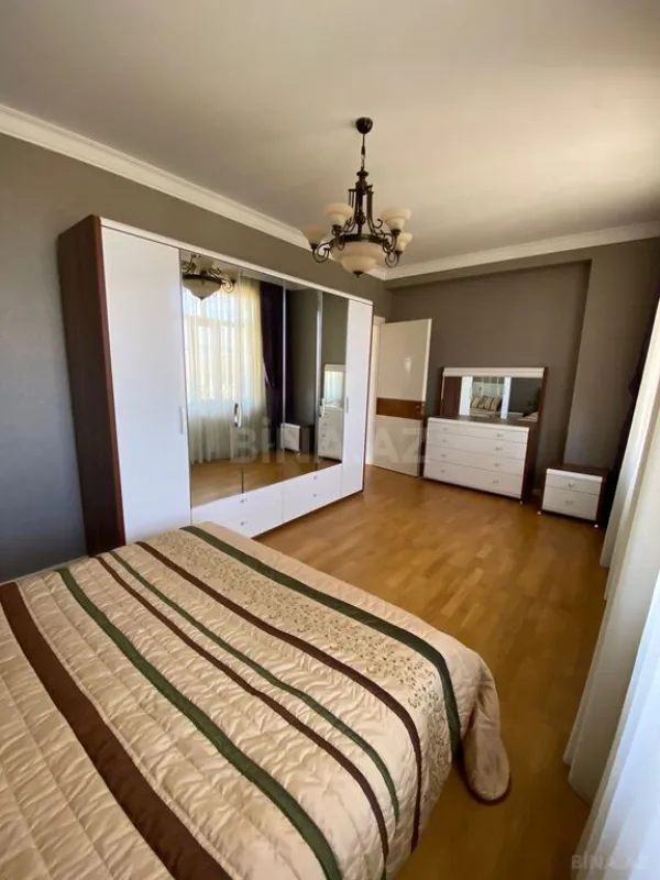 Kirayə verilir 5 otaqlı həyət evi 280 m²