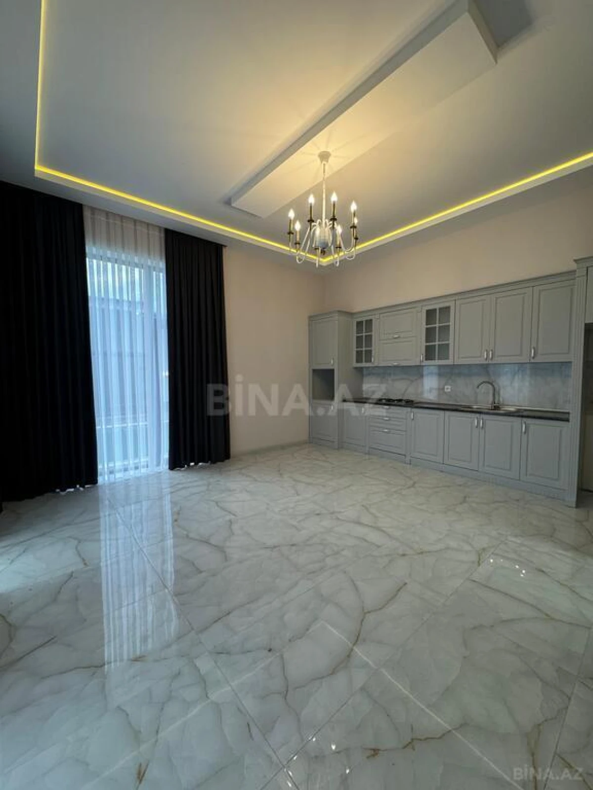 Satılır 7 otaqlı həyət evi 400 m²