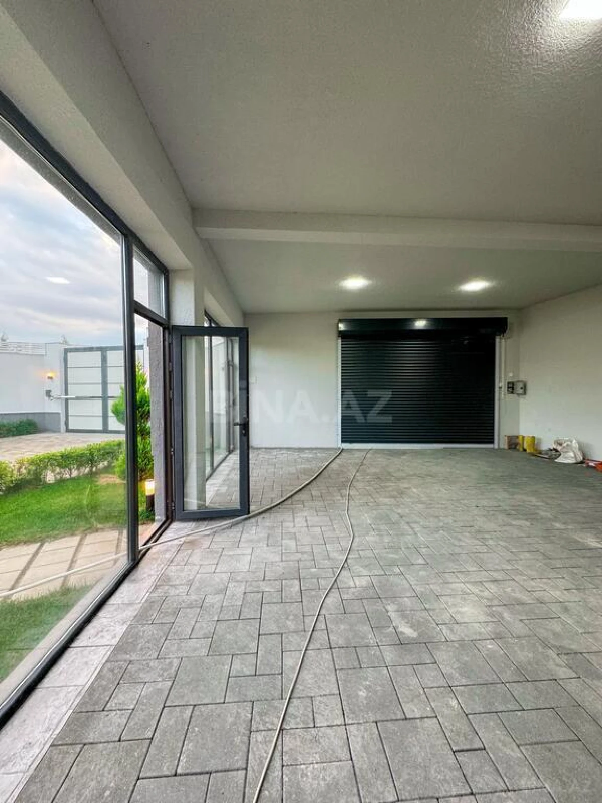 Satılır 7 otaqlı həyət evi 400 m²