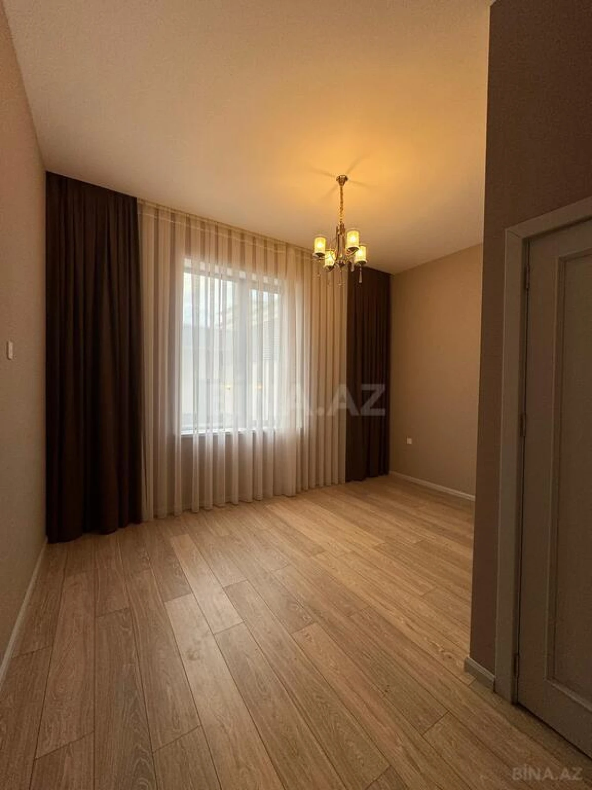 Satılır 7 otaqlı həyət evi 400 m²
