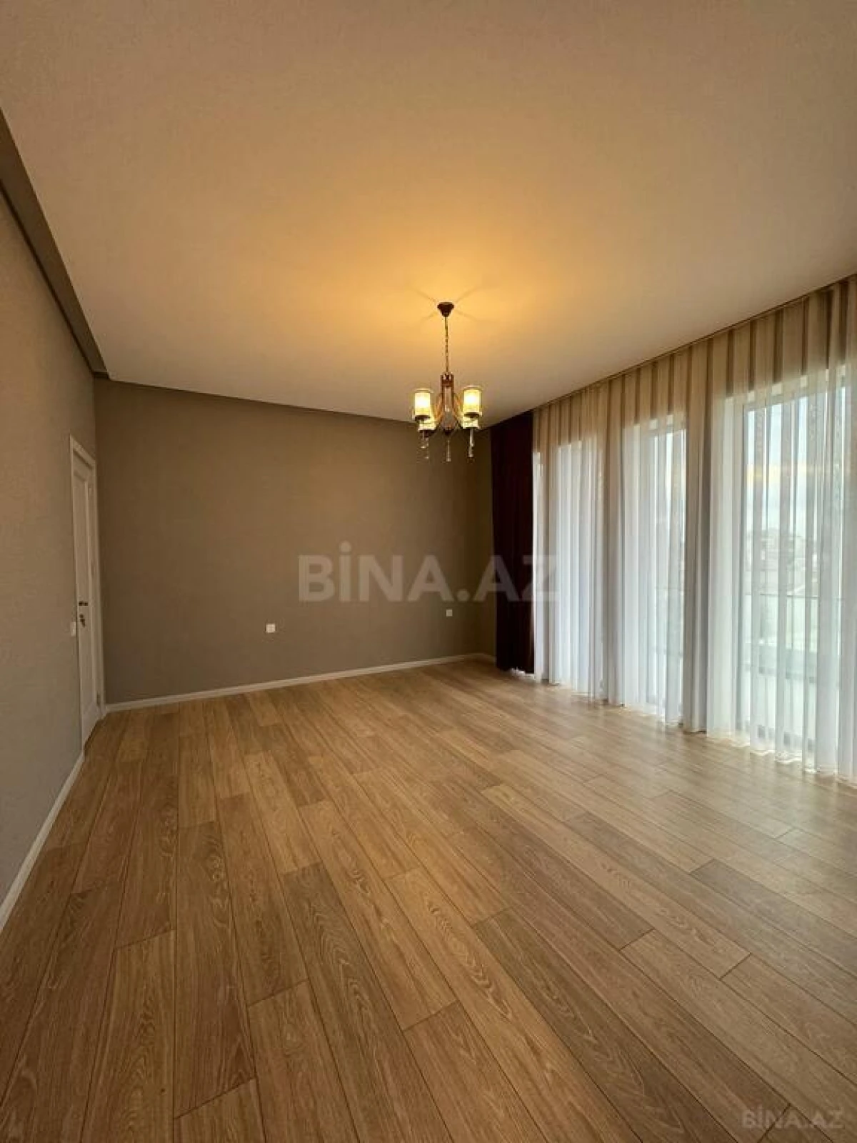 Satılır 7 otaqlı həyət evi 400 m²