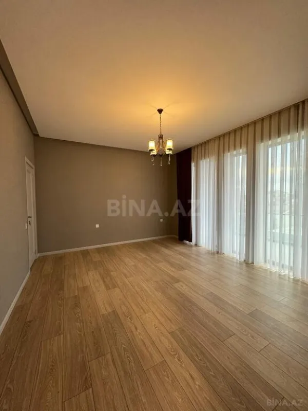 Satılır 7 otaqlı həyət evi 400 m²