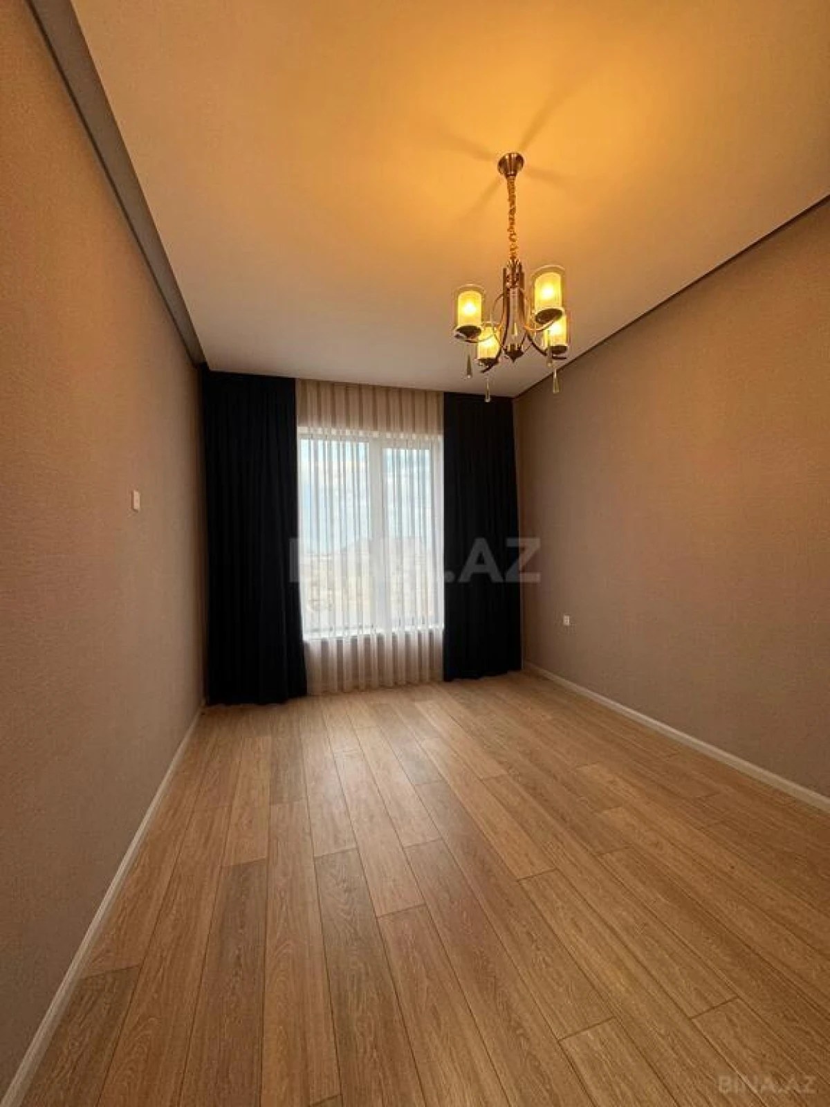 Satılır 7 otaqlı həyət evi 400 m²