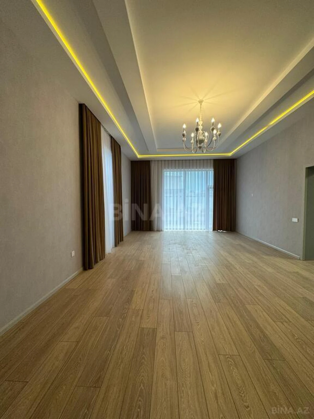 Satılır 7 otaqlı həyət evi 400 m²