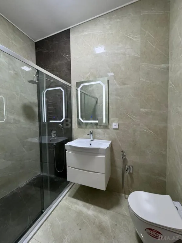 Satılır 7 otaqlı həyət evi 400 m²