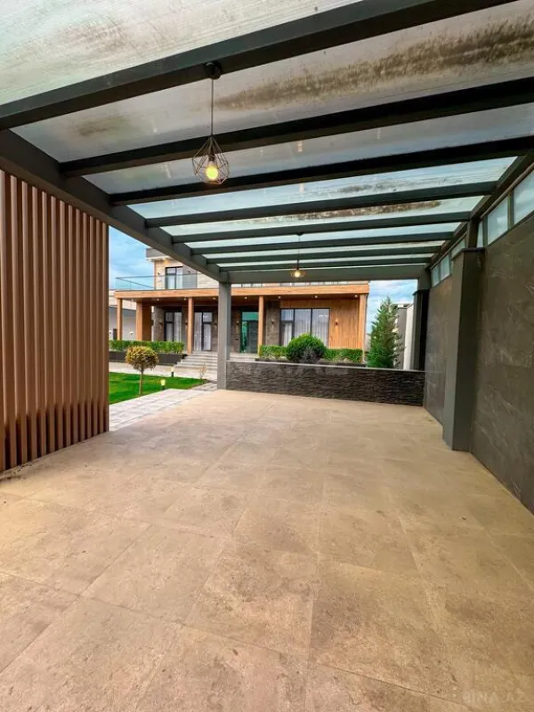 Satılır 7 otaqlı həyət evi 400 m²