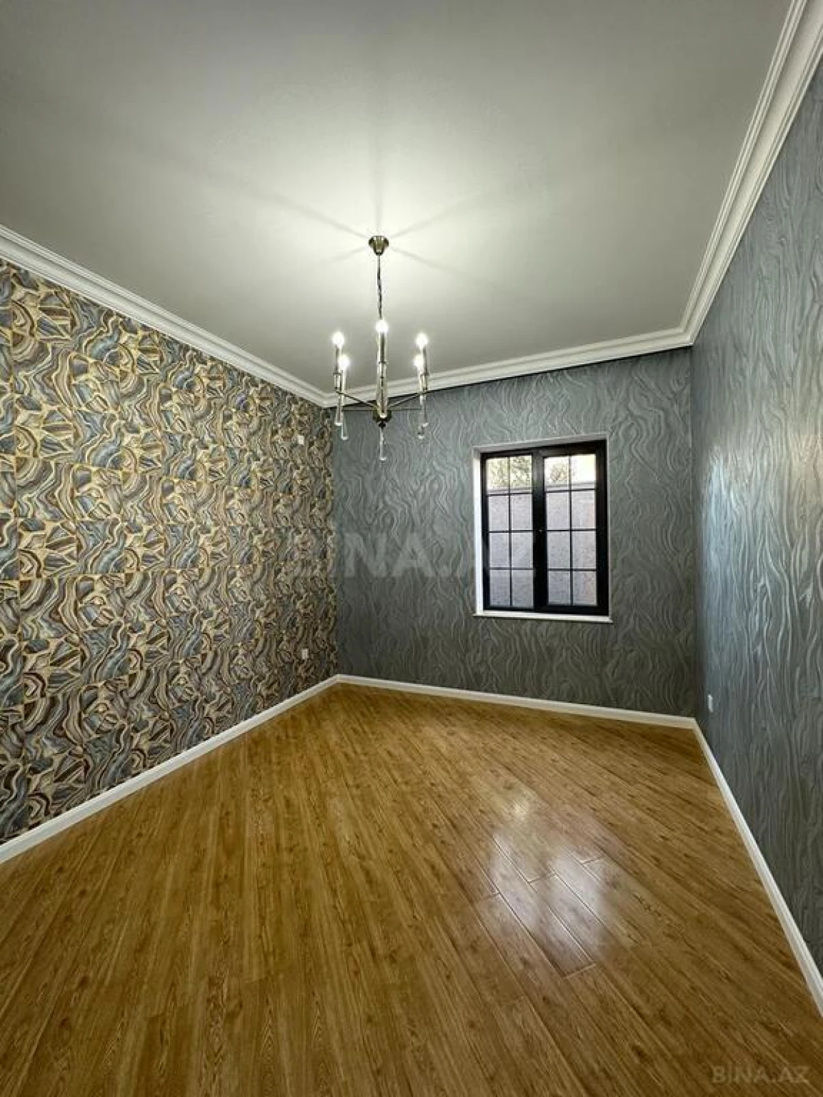 Satılır 5 otaqlı həyət evi 190 m²