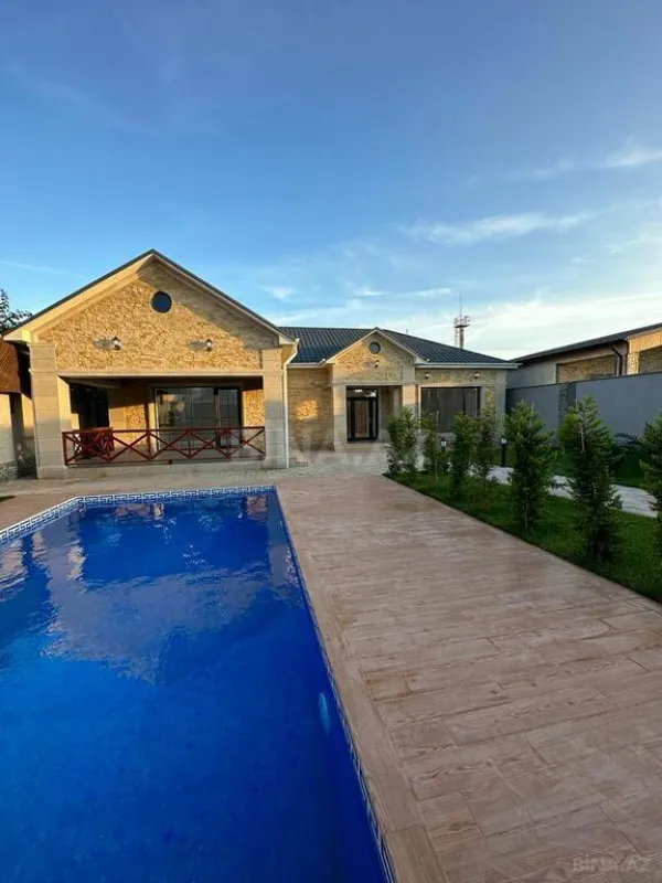 Satılır 5 otaqlı həyət evi 190 m²