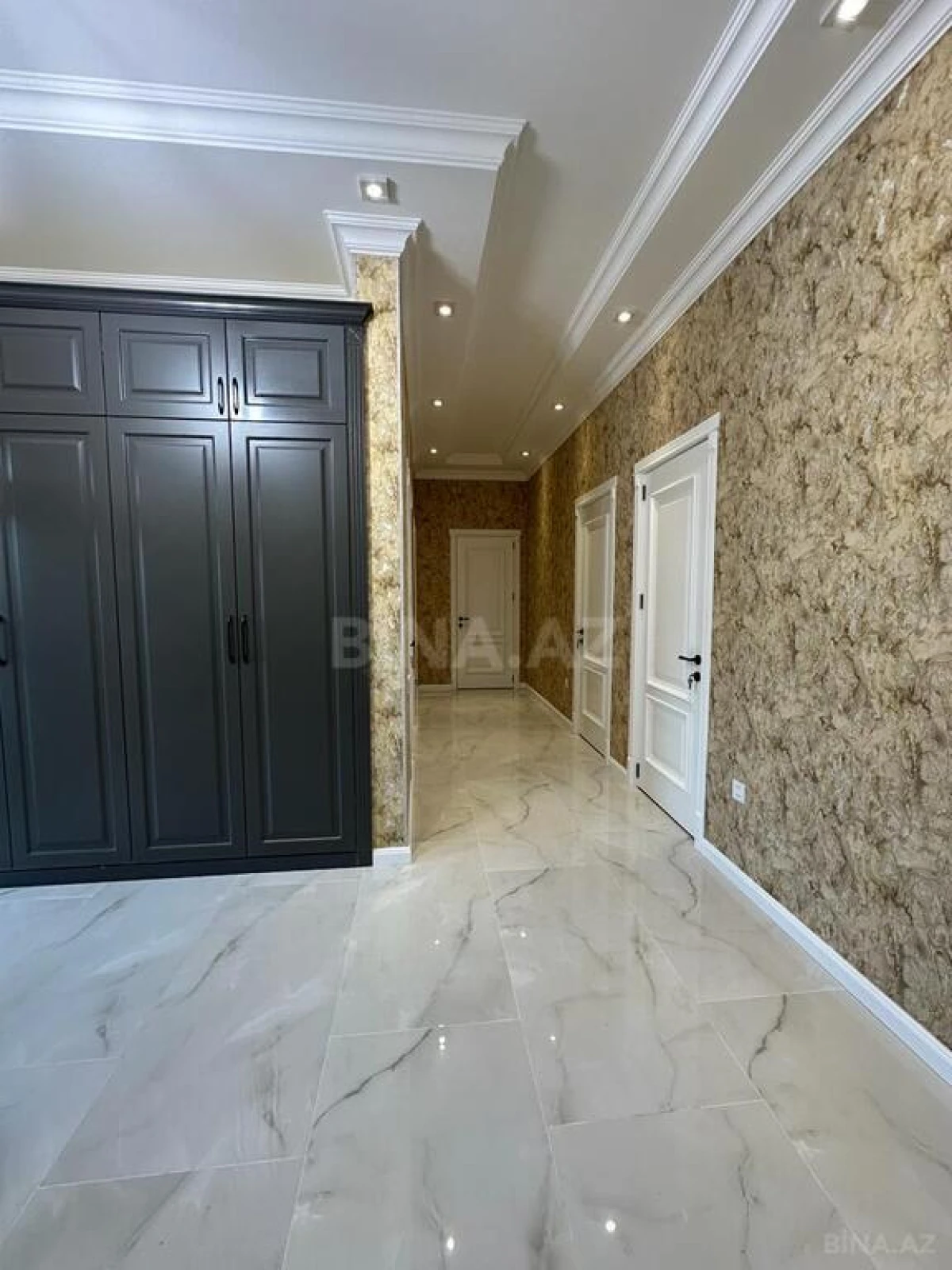 Satılır 5 otaqlı həyət evi 190 m²