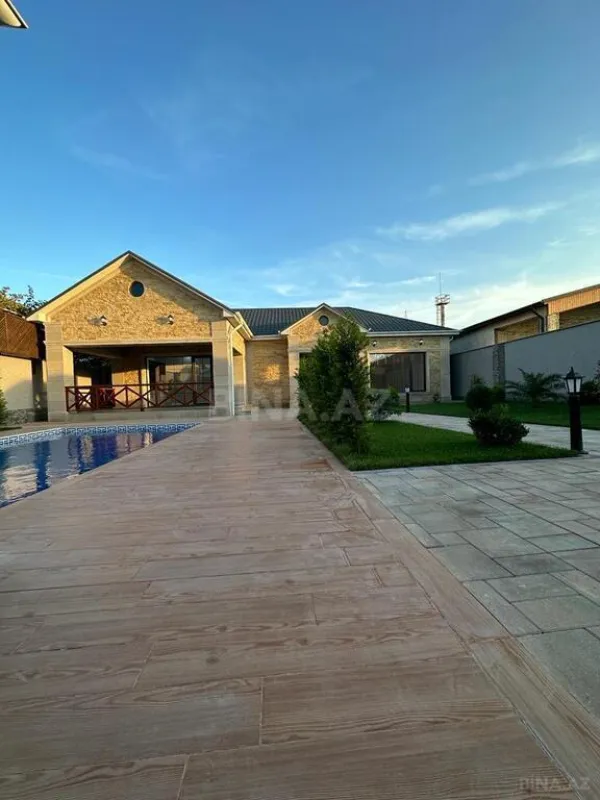 Satılır 5 otaqlı həyət evi 190 m²