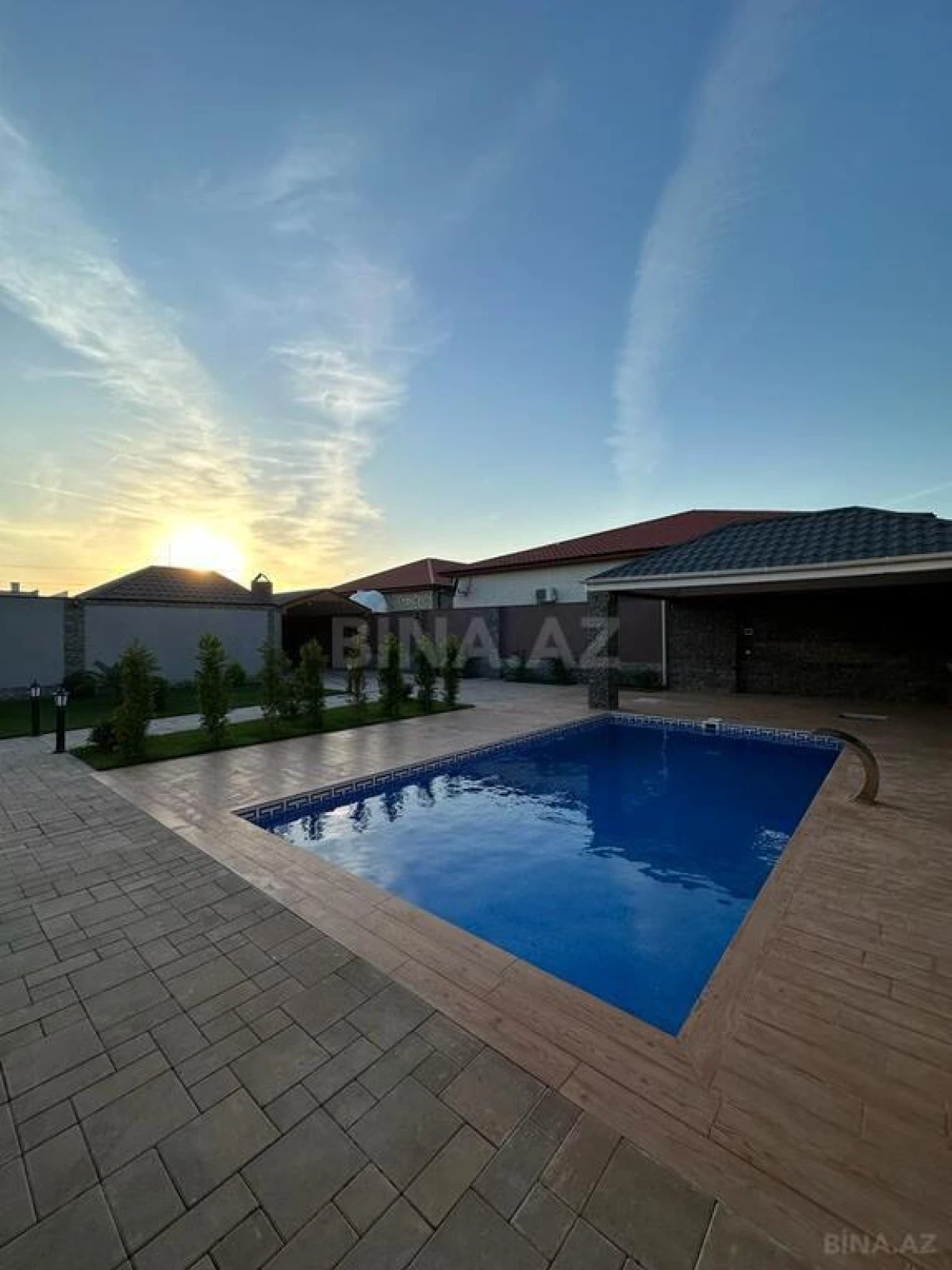 Satılır 5 otaqlı həyət evi 190 m²