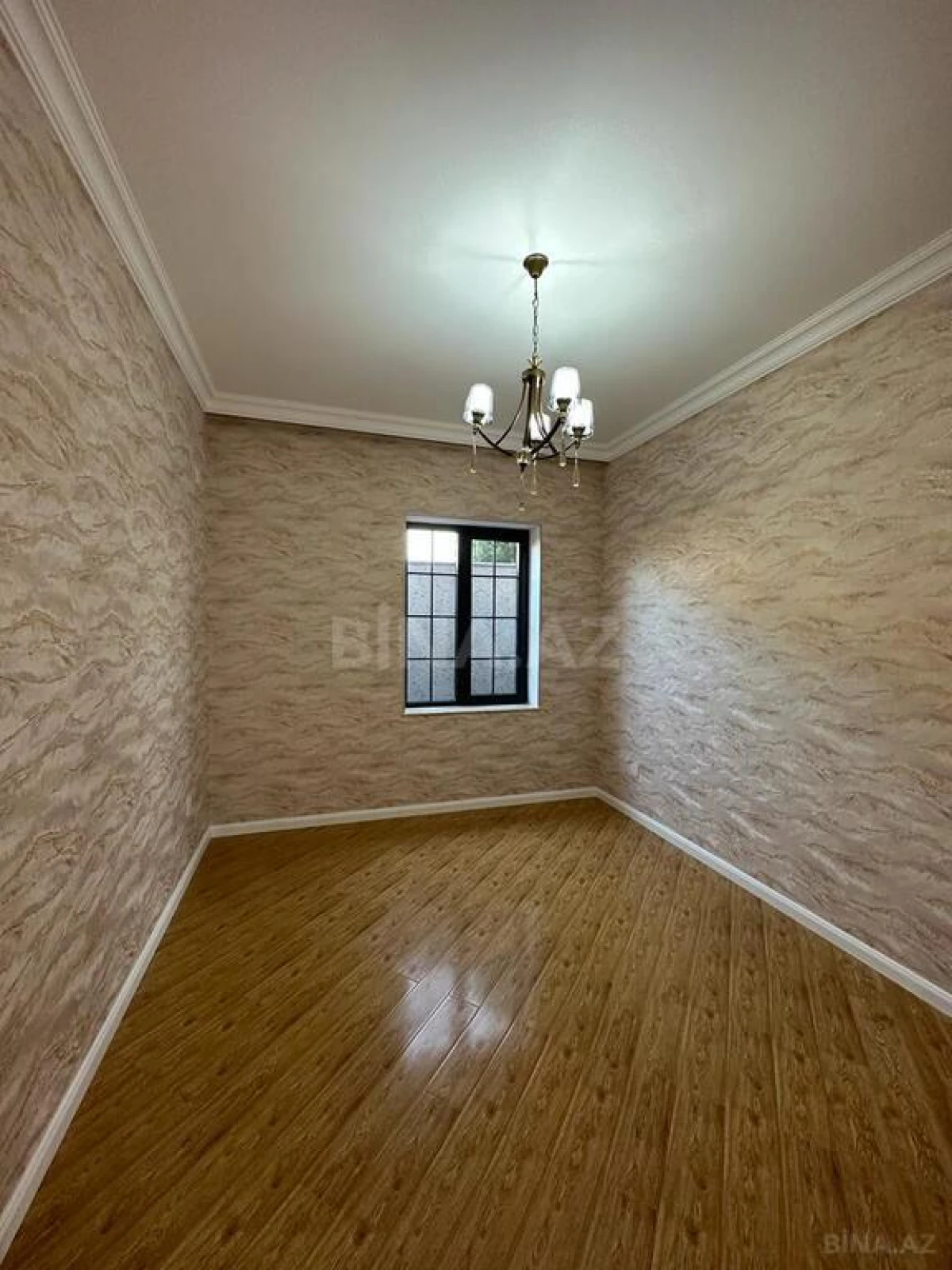 Satılır 5 otaqlı həyət evi 190 m²
