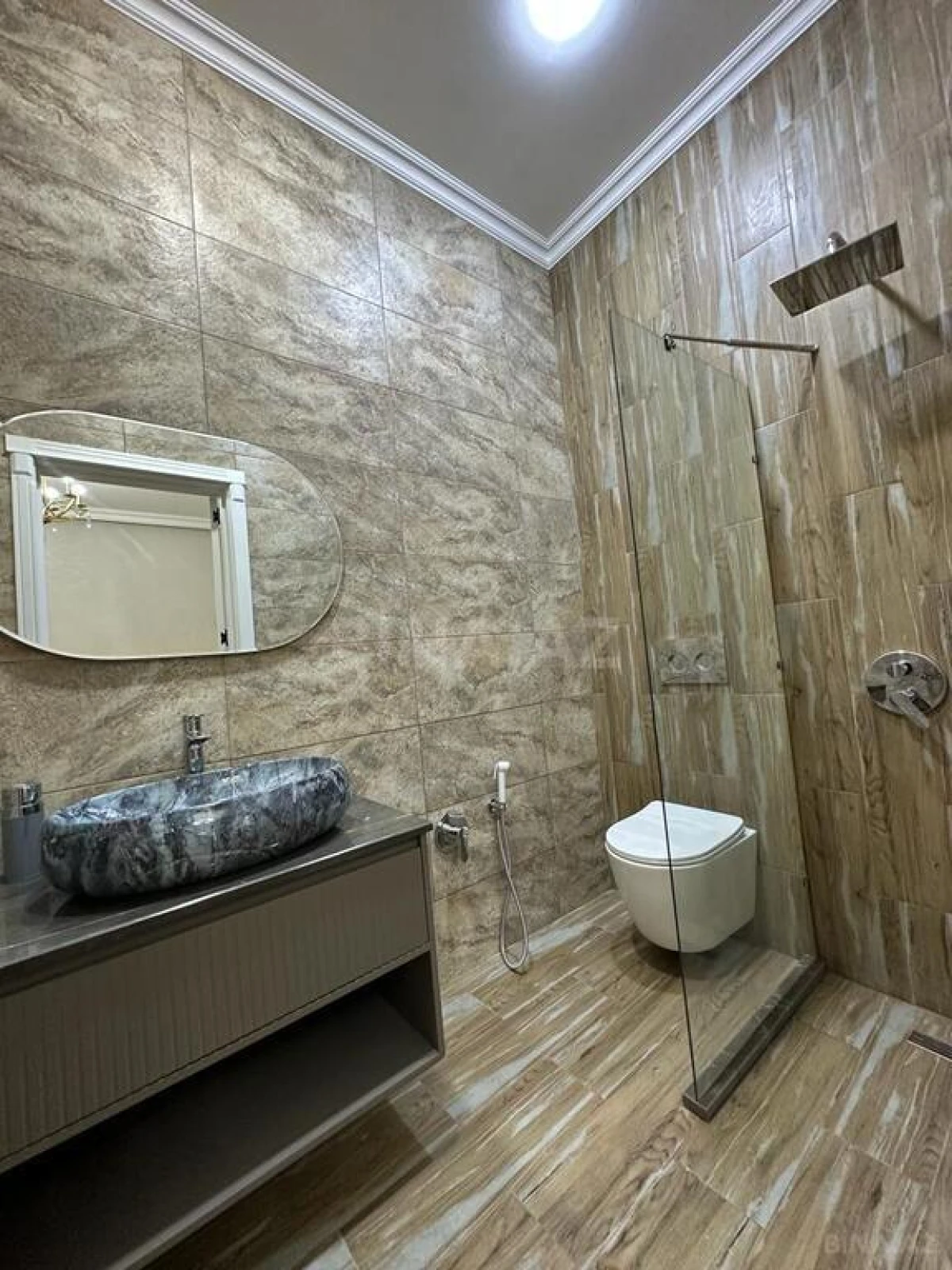 Satılır 5 otaqlı həyət evi 190 m²