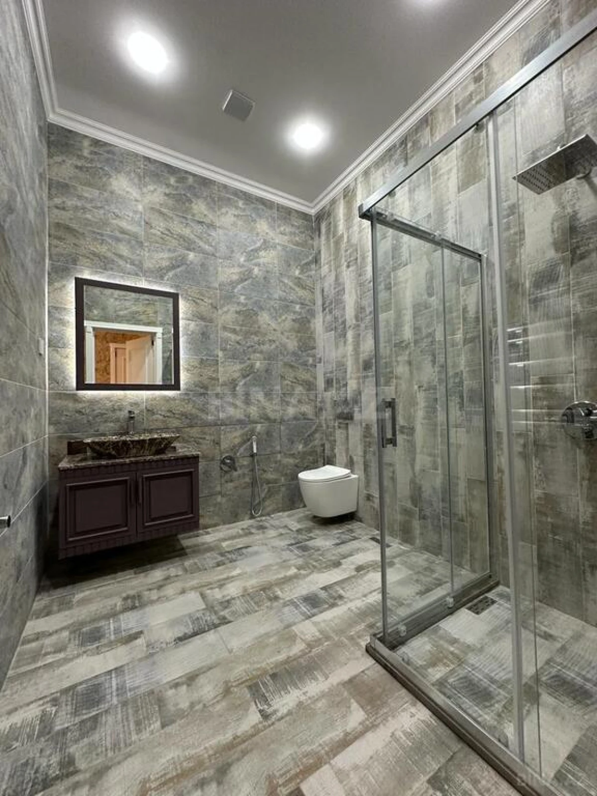 Satılır 5 otaqlı həyət evi 190 m²