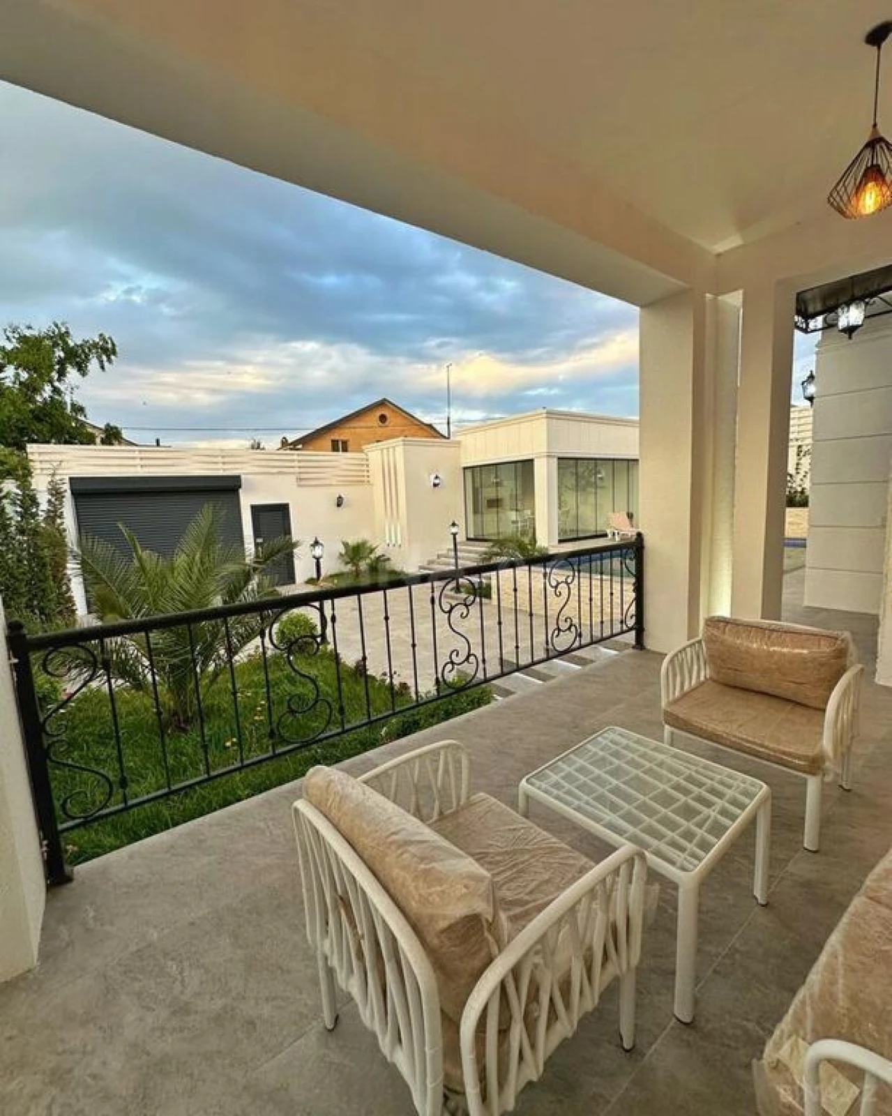 Satılır 4 otaqlı həyət evi 200 m²