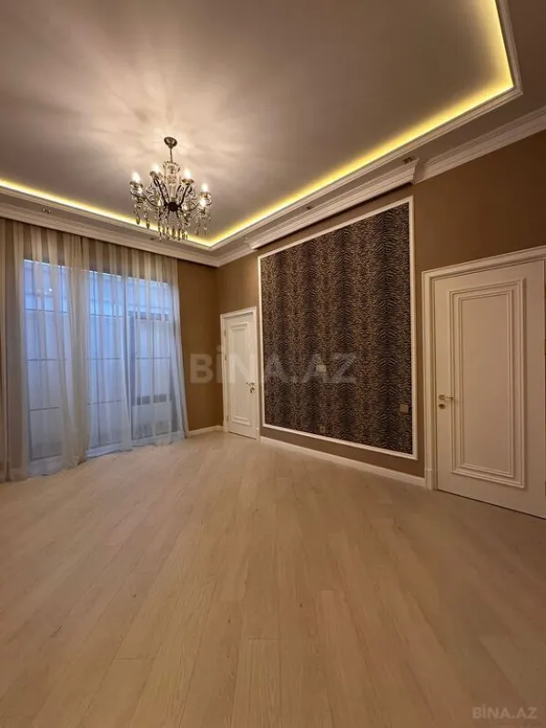 Satılır 4 otaqlı həyət evi 250 m²