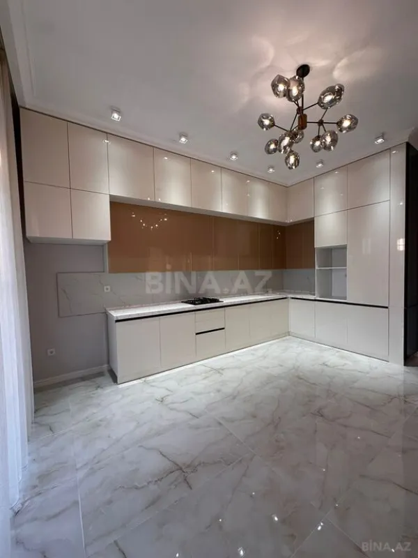 Satılır 4 otaqlı həyət evi 250 m²