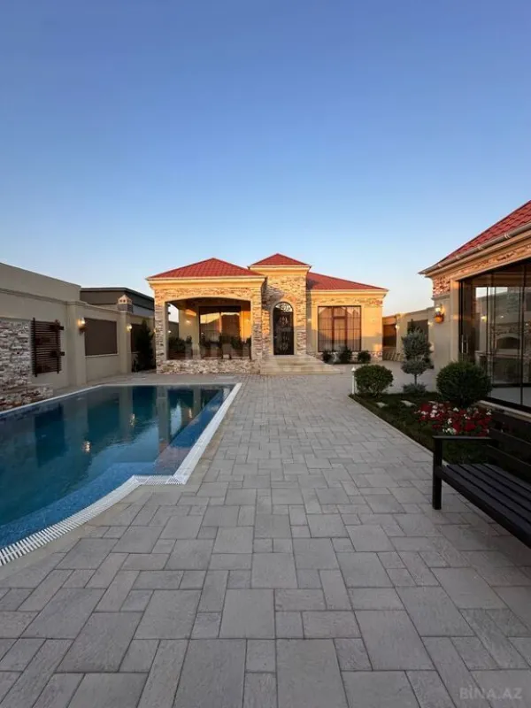 Satılır 4 otaqlı həyət evi 250 m²