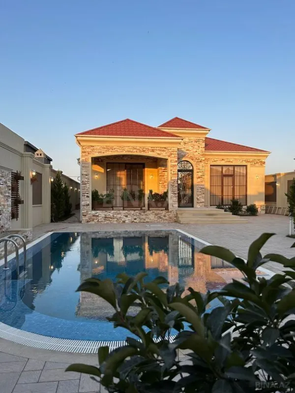 Satılır 4 otaqlı həyət evi 250 m²