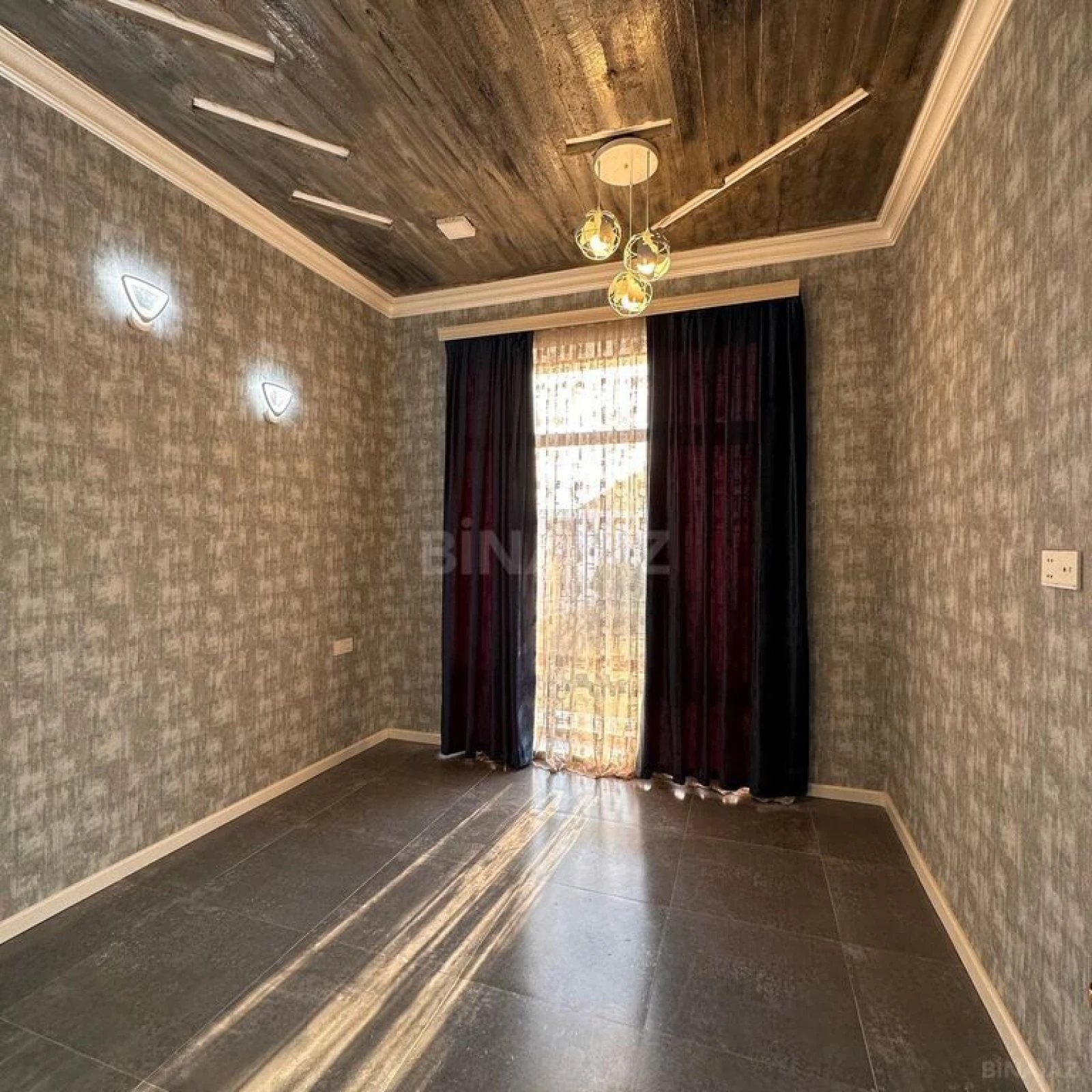 Satılır 5 otaqlı həyət evi 270 m²