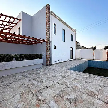 Satılır 5 otaqlı həyət evi 270 m²