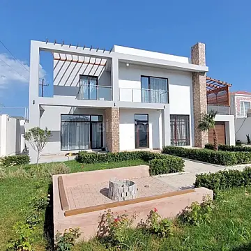 Satılır 5 otaqlı həyət evi 270 m²