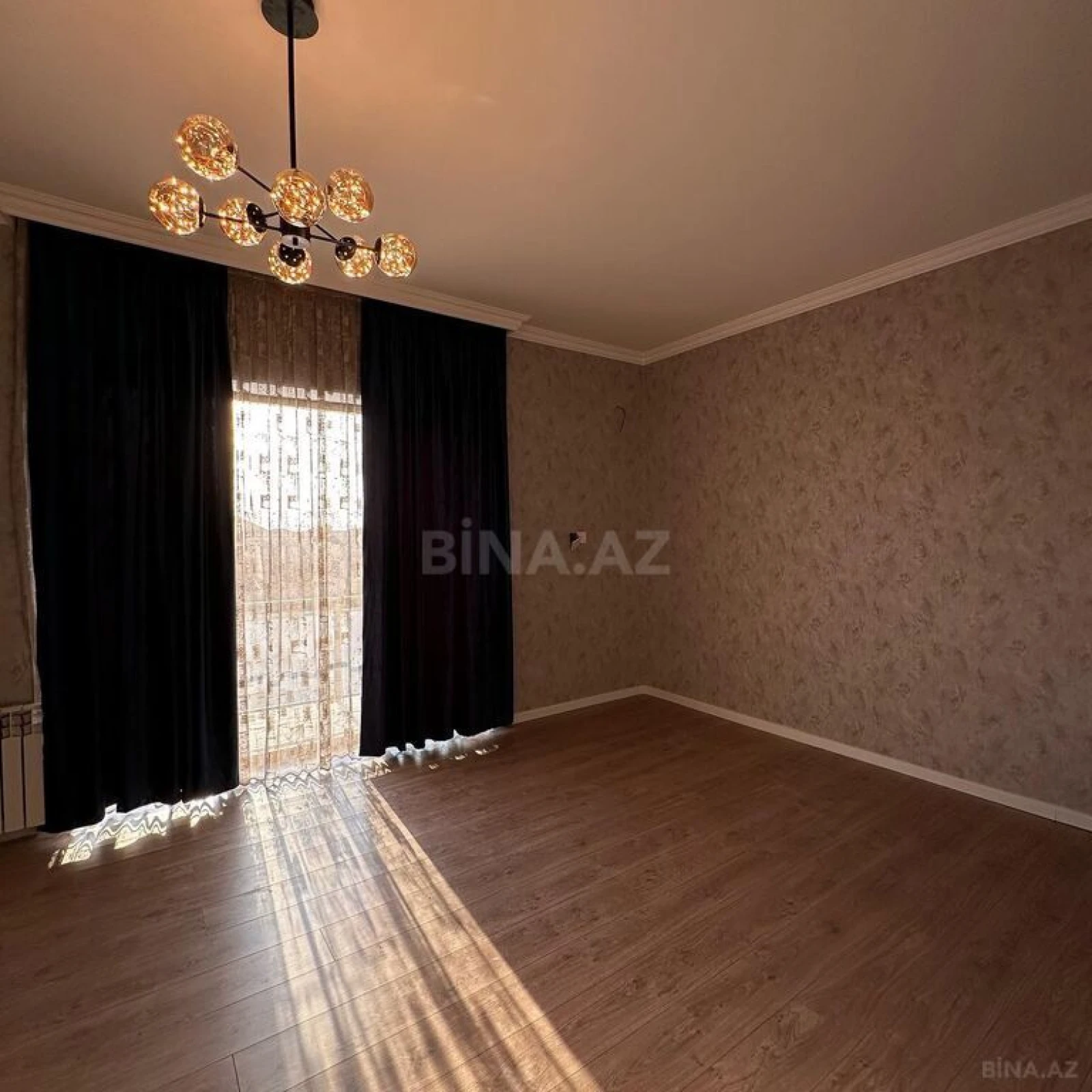 Satılır 5 otaqlı həyət evi 270 m²