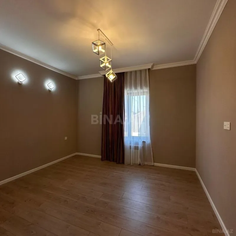 Satılır 5 otaqlı həyət evi 270 m²