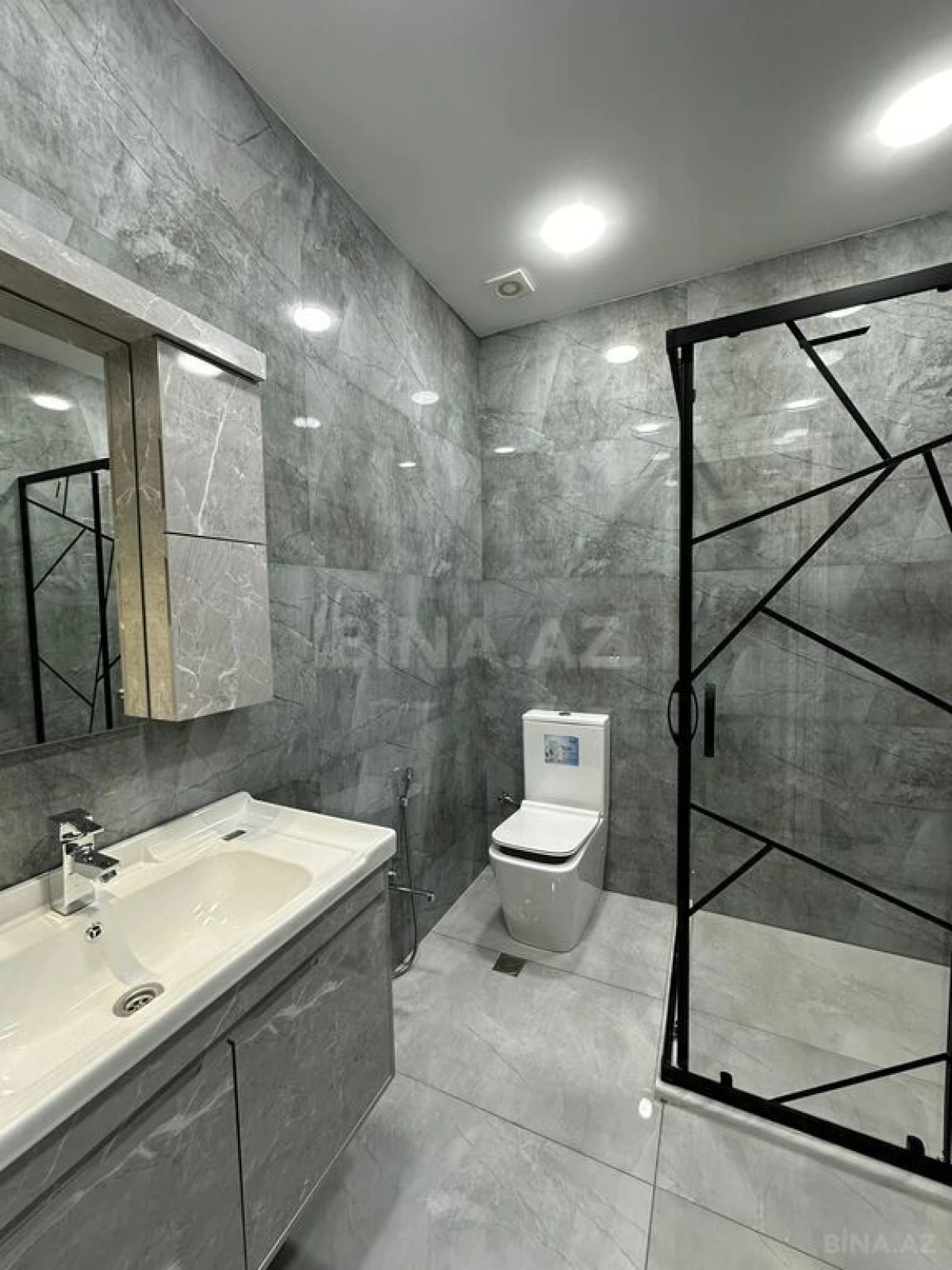 Satılır 6 otaqlı həyət evi 230 m²