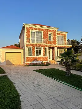 Satılır 6 otaqlı həyət evi 230 m²