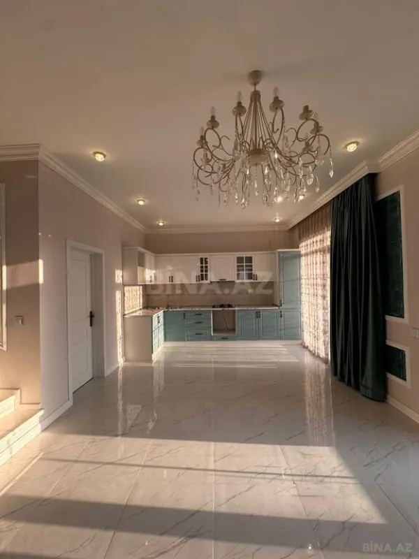 Satılır 6 otaqlı həyət evi 230 m²