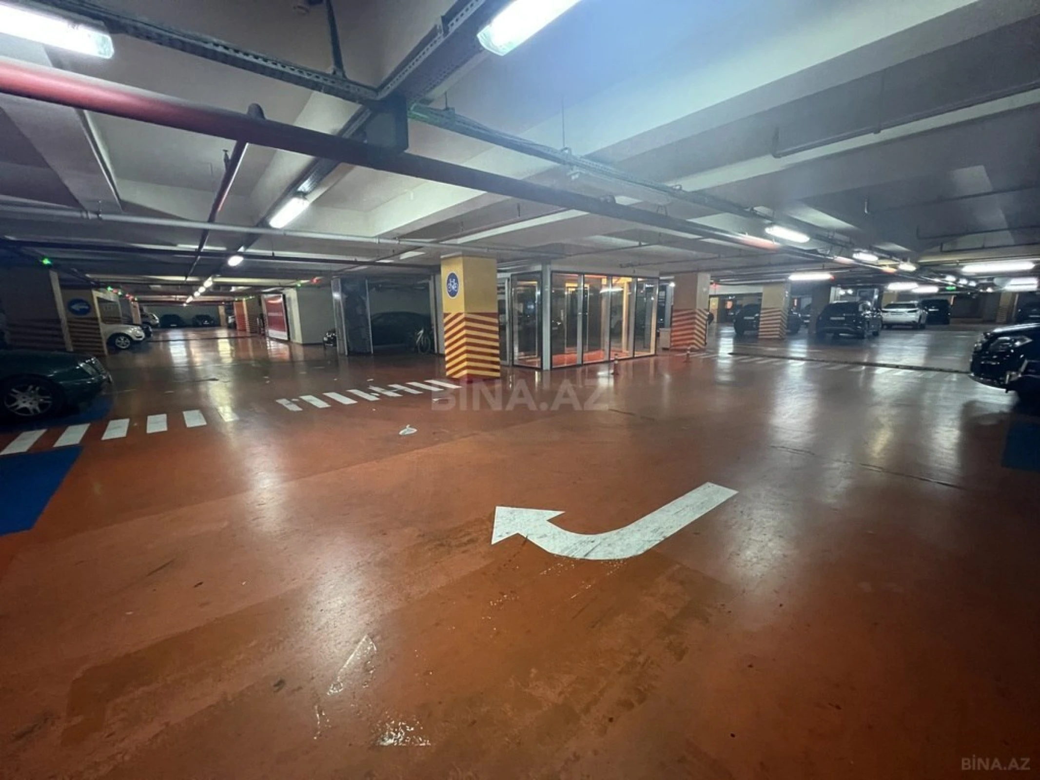 Satılır 3 otaqlı mənzil 200 m²