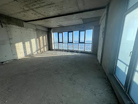 Satılır 3 otaqlı mənzil 200 m²