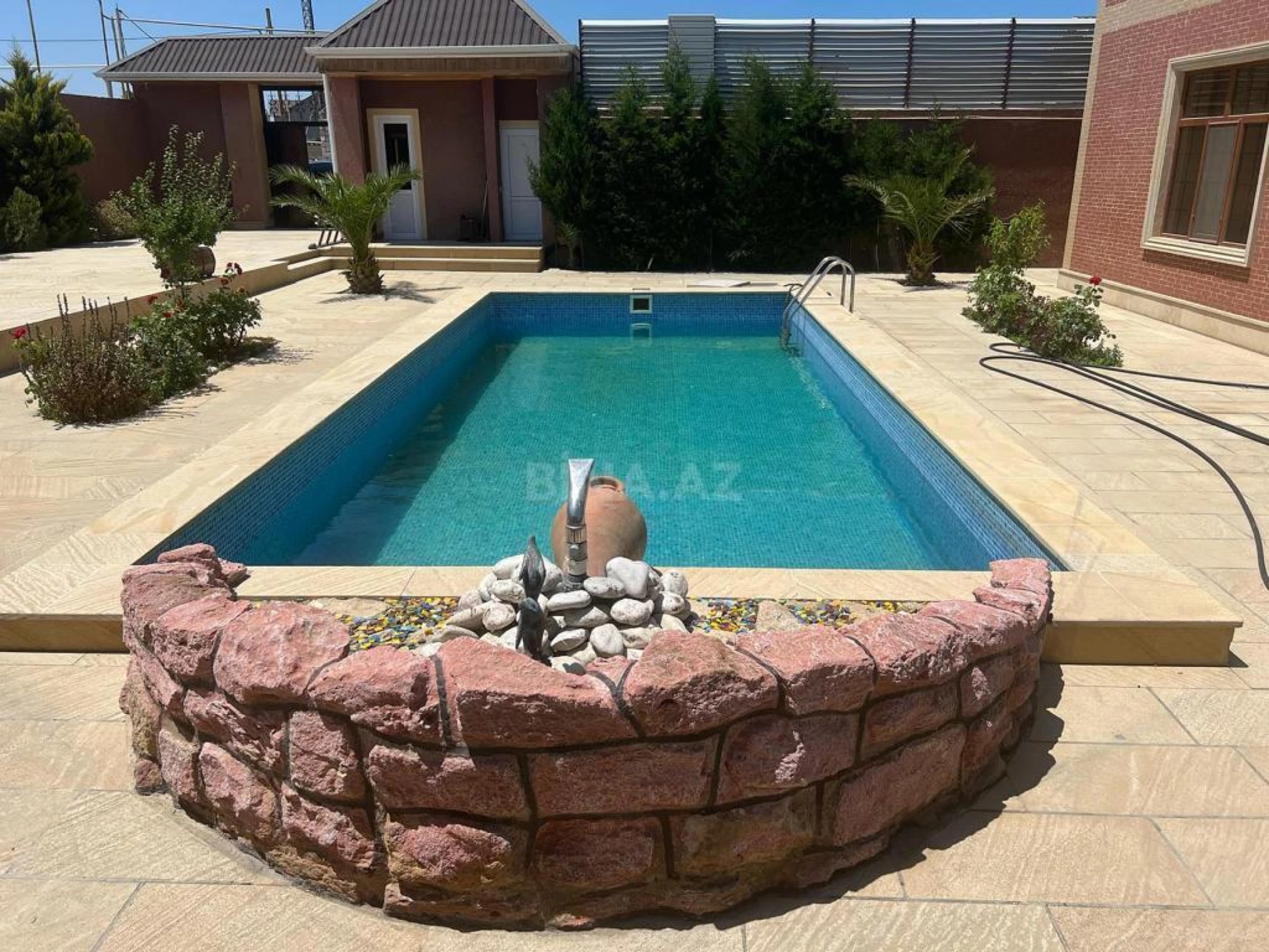 Satılır 4 otaqlı həyət evi 220 m²