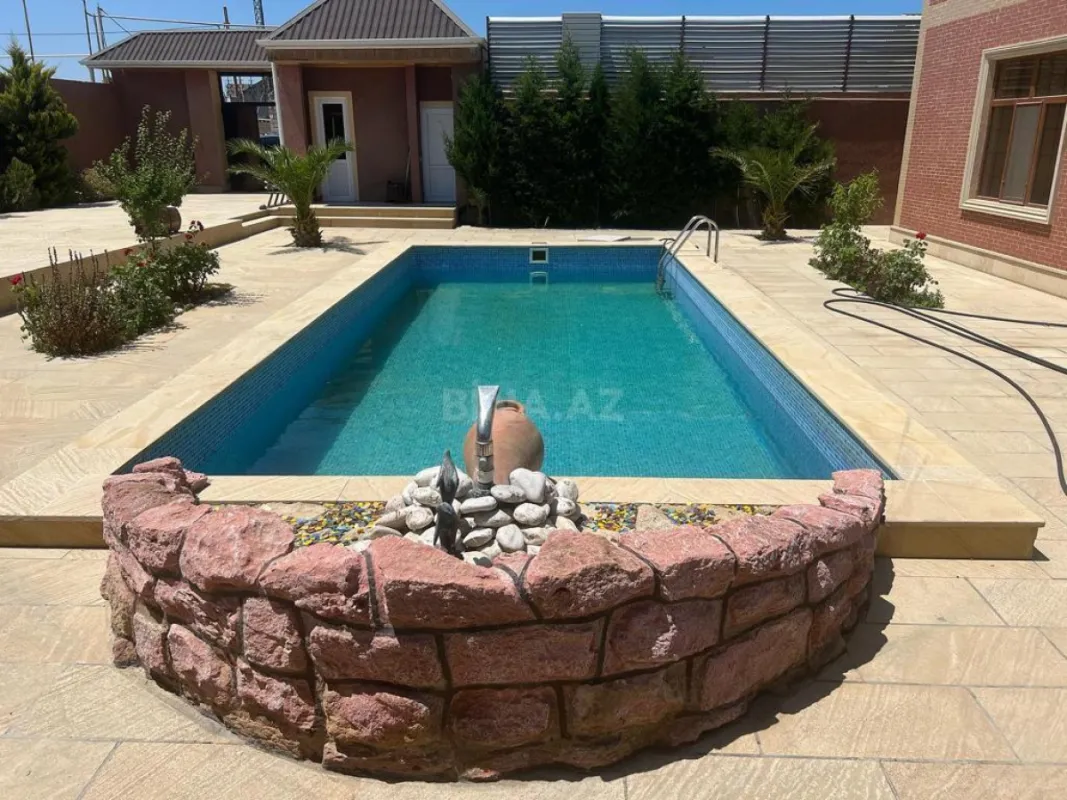 Satılır 4 otaqlı həyət evi 220 m²