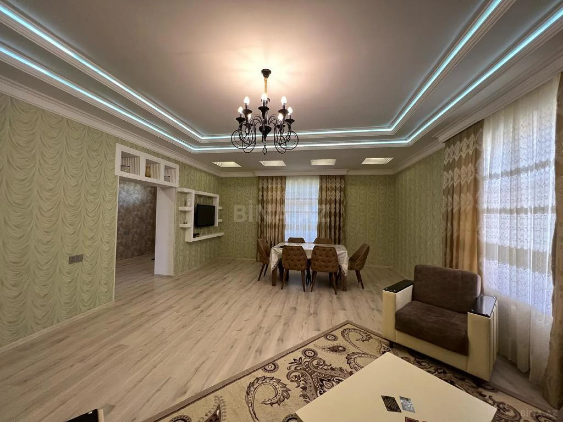 Satılır 4 otaqlı həyət evi 220 m²