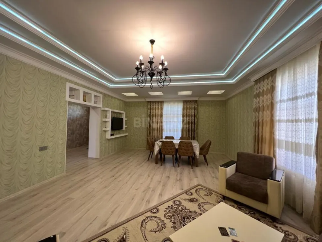 Satılır 4 otaqlı həyət evi 220 m²