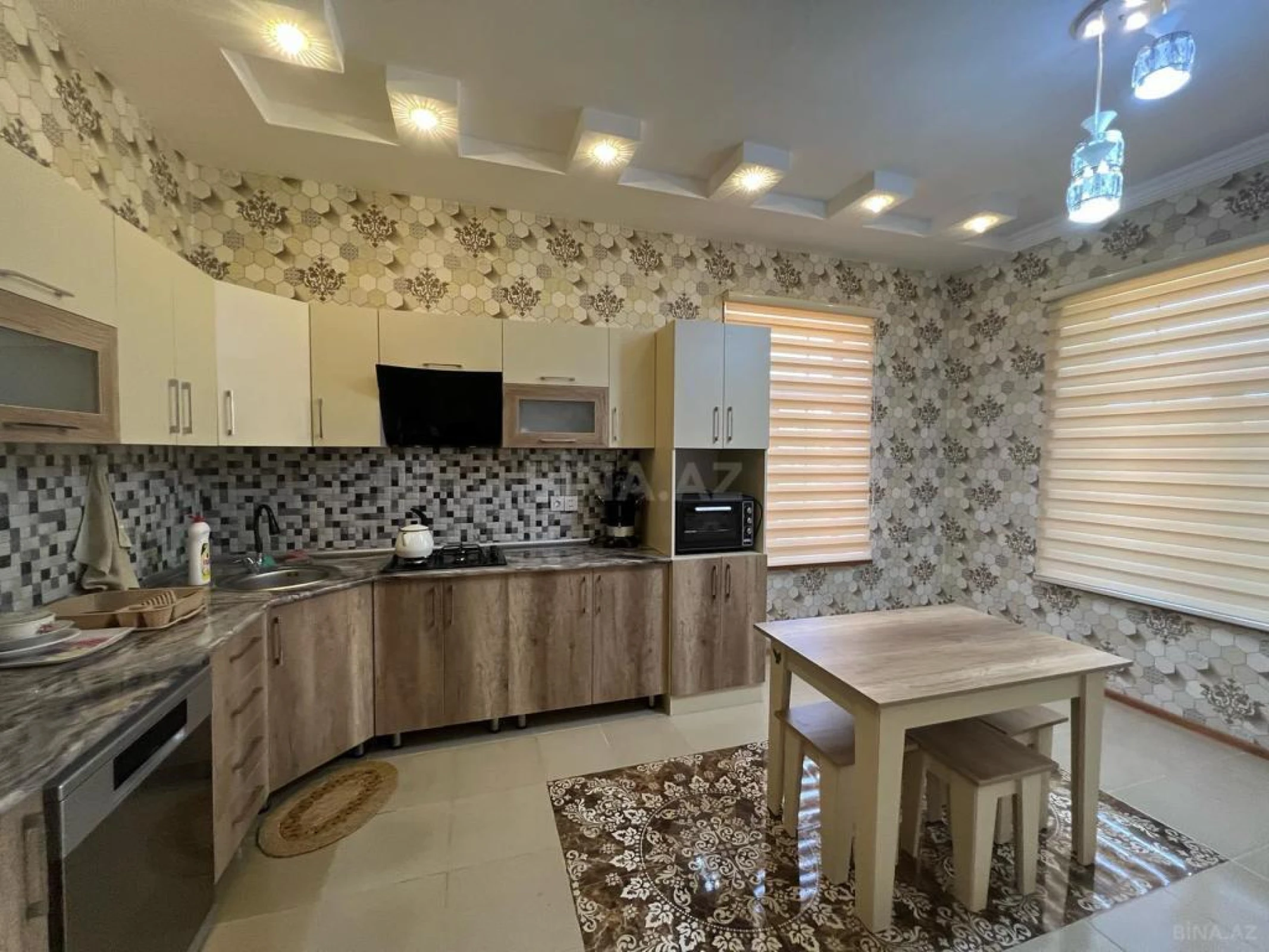 Satılır 4 otaqlı həyət evi 220 m²