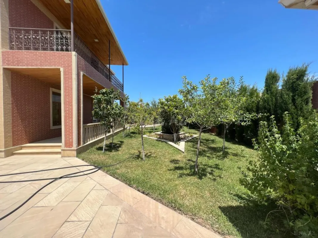 Satılır 4 otaqlı həyət evi 220 m²