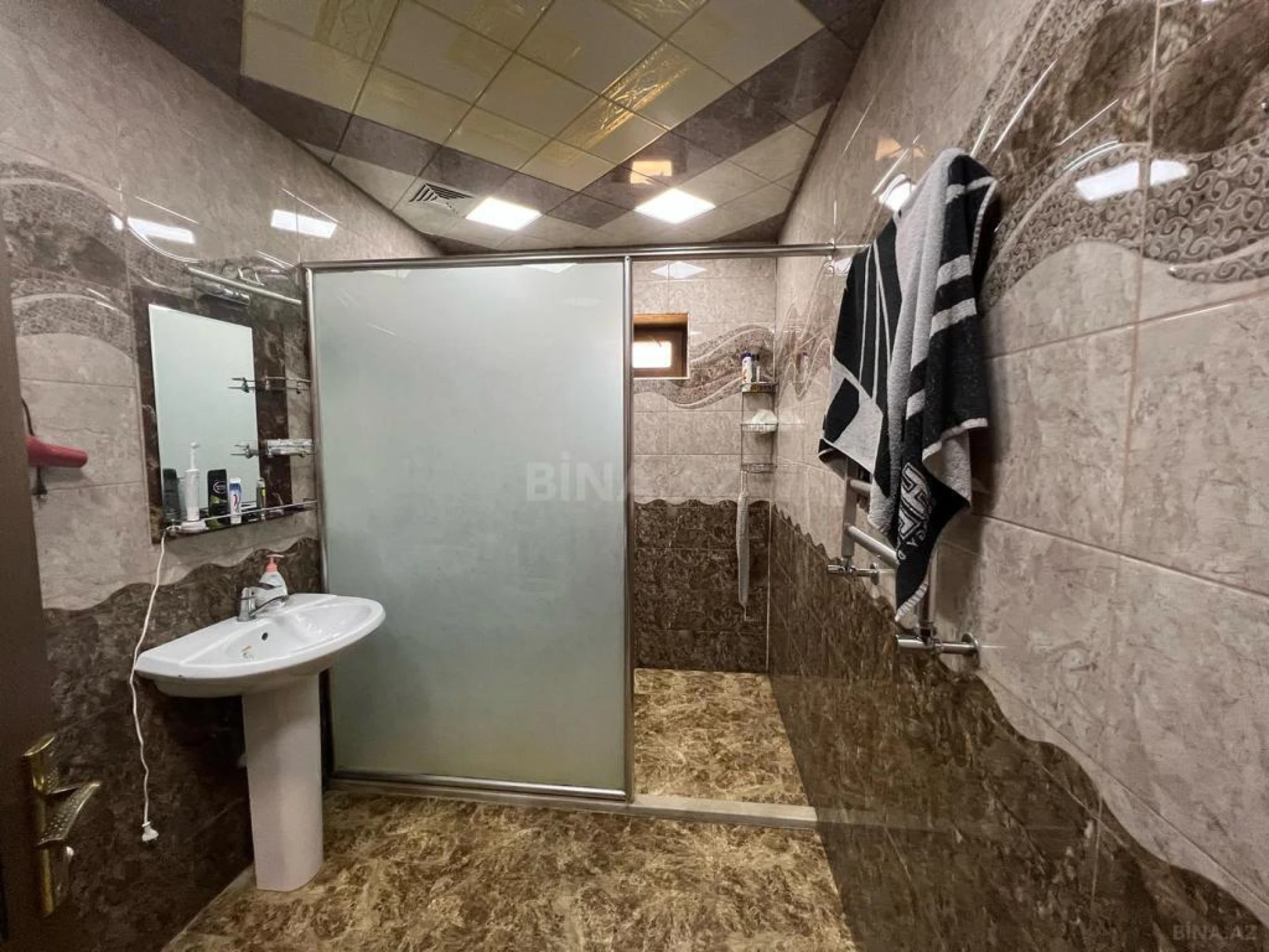 Satılır 4 otaqlı həyət evi 220 m²