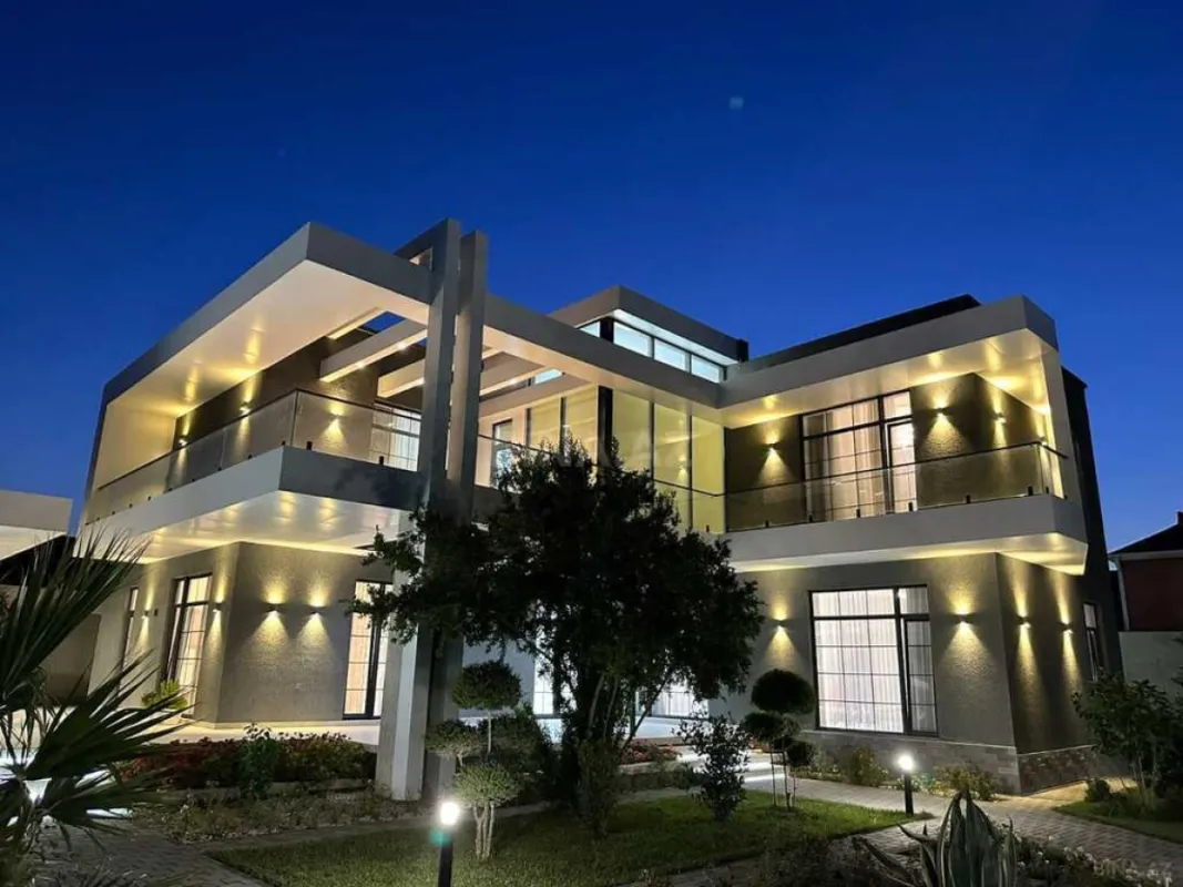 Satılır 7 otaqlı həyət evi 500 m²