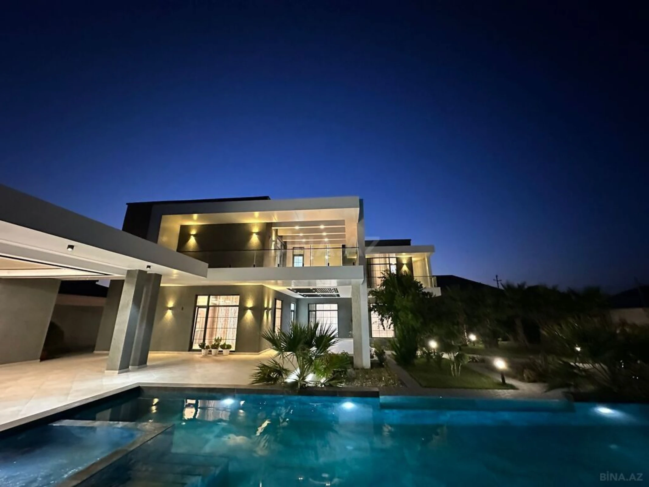 Satılır 7 otaqlı həyət evi 500 m²