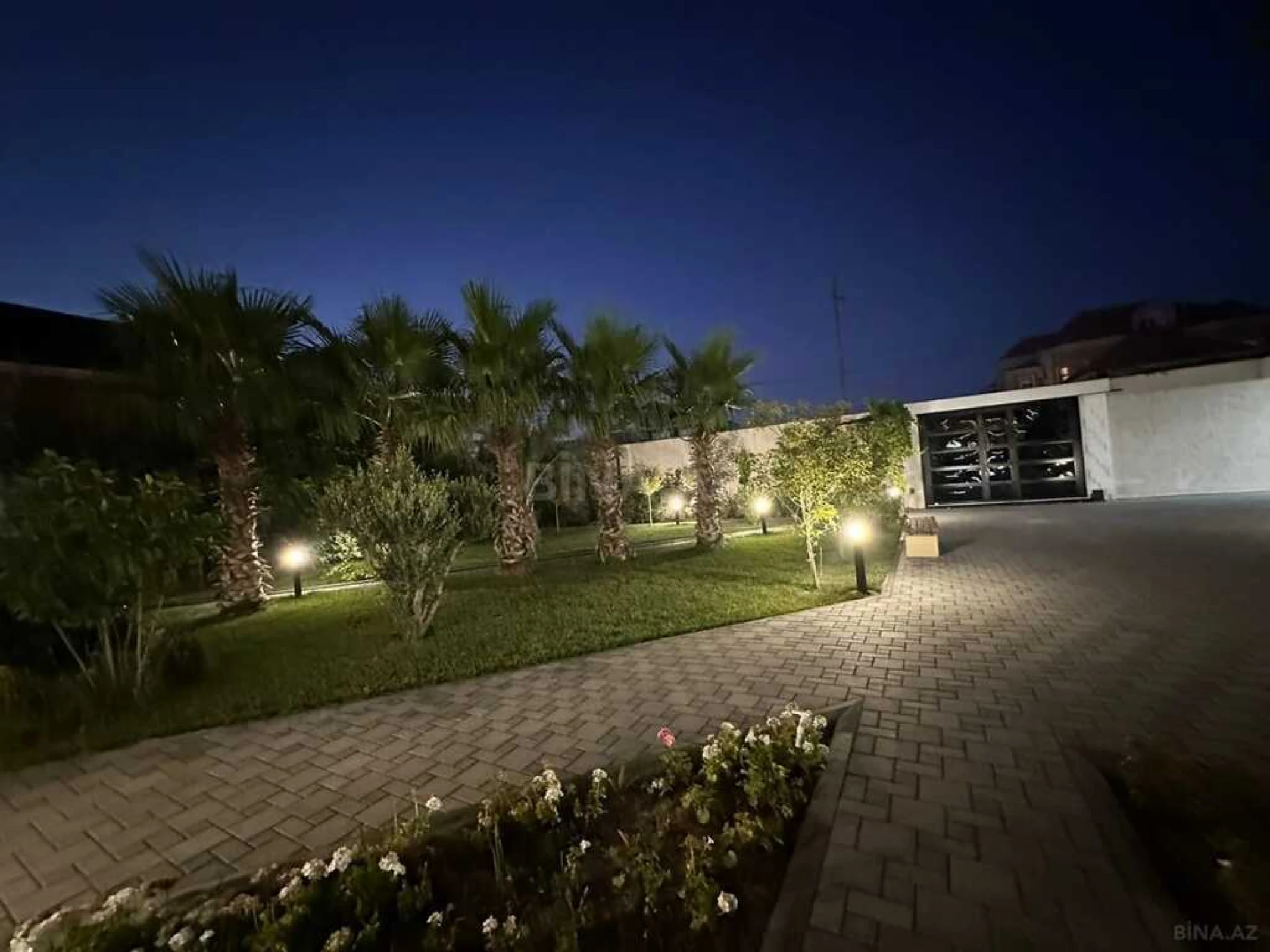 Satılır 7 otaqlı həyət evi 500 m²