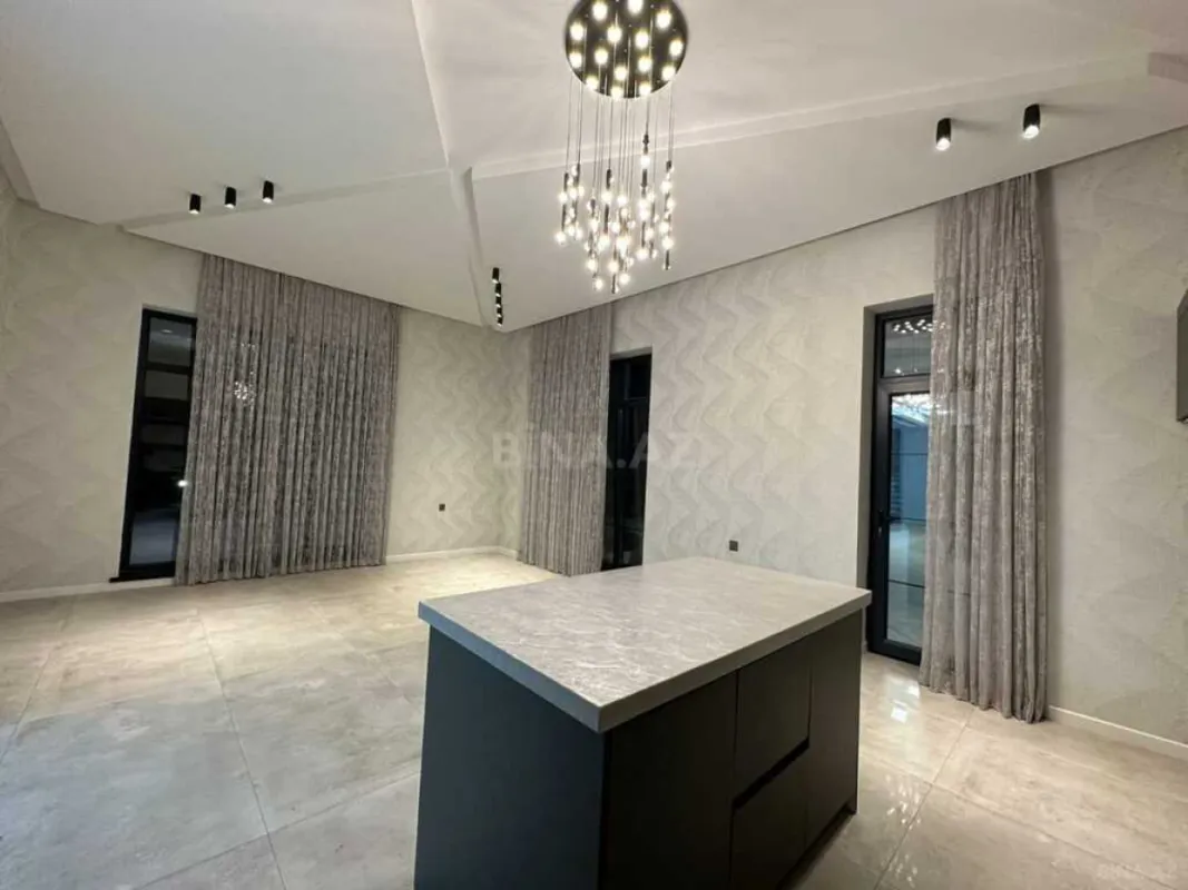 Satılır 7 otaqlı həyət evi 500 m²