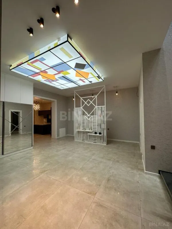 Satılır 7 otaqlı həyət evi 500 m²