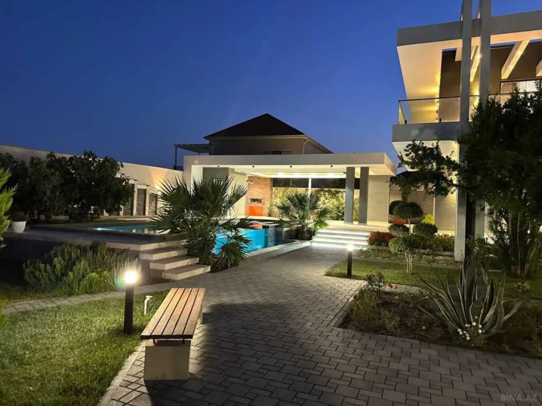 Satılır 7 otaqlı həyət evi 500 m²