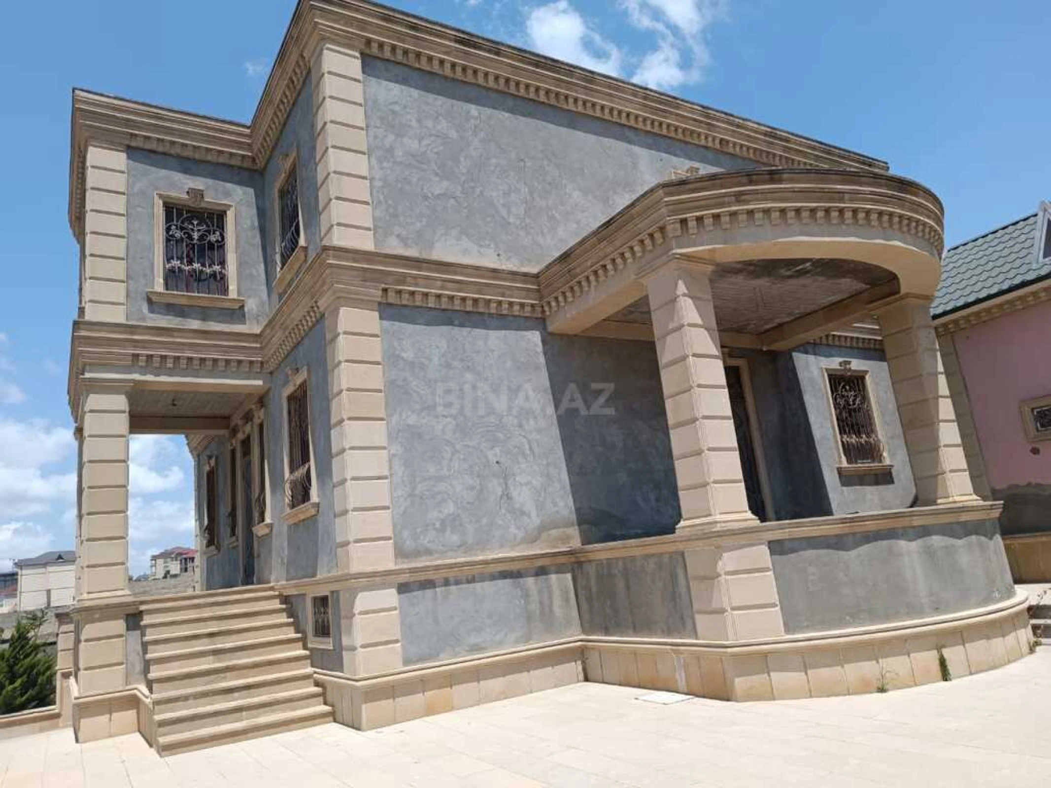 Satılır 7 otaqlı həyət evi 363 m²