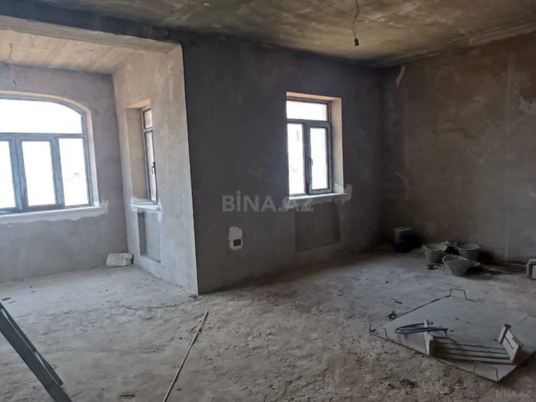 Satılır 7 otaqlı həyət evi 363 m²