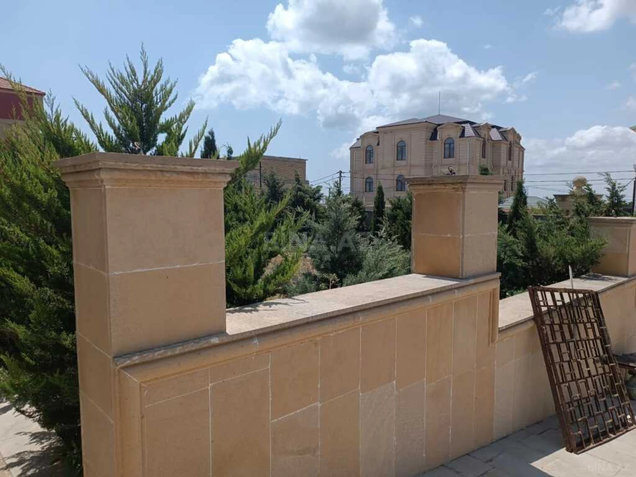 Satılır 7 otaqlı həyət evi 363 m²