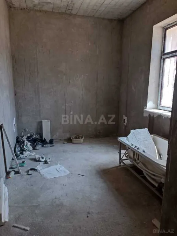 Satılır 7 otaqlı həyət evi 363 m²